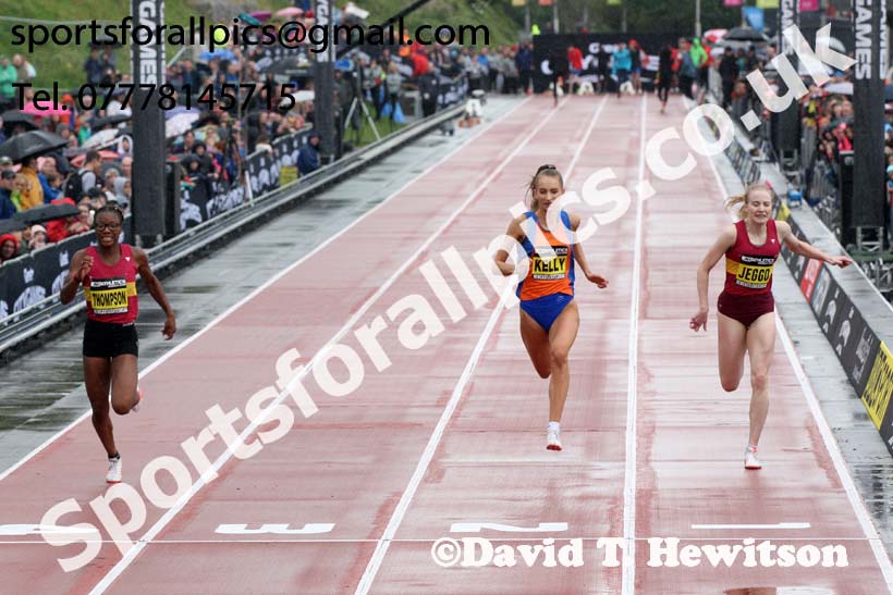 English Schools girls 150 metres, 2018 Great North CityGames. Photo: David T. Hewitson/Sports for All Pics
